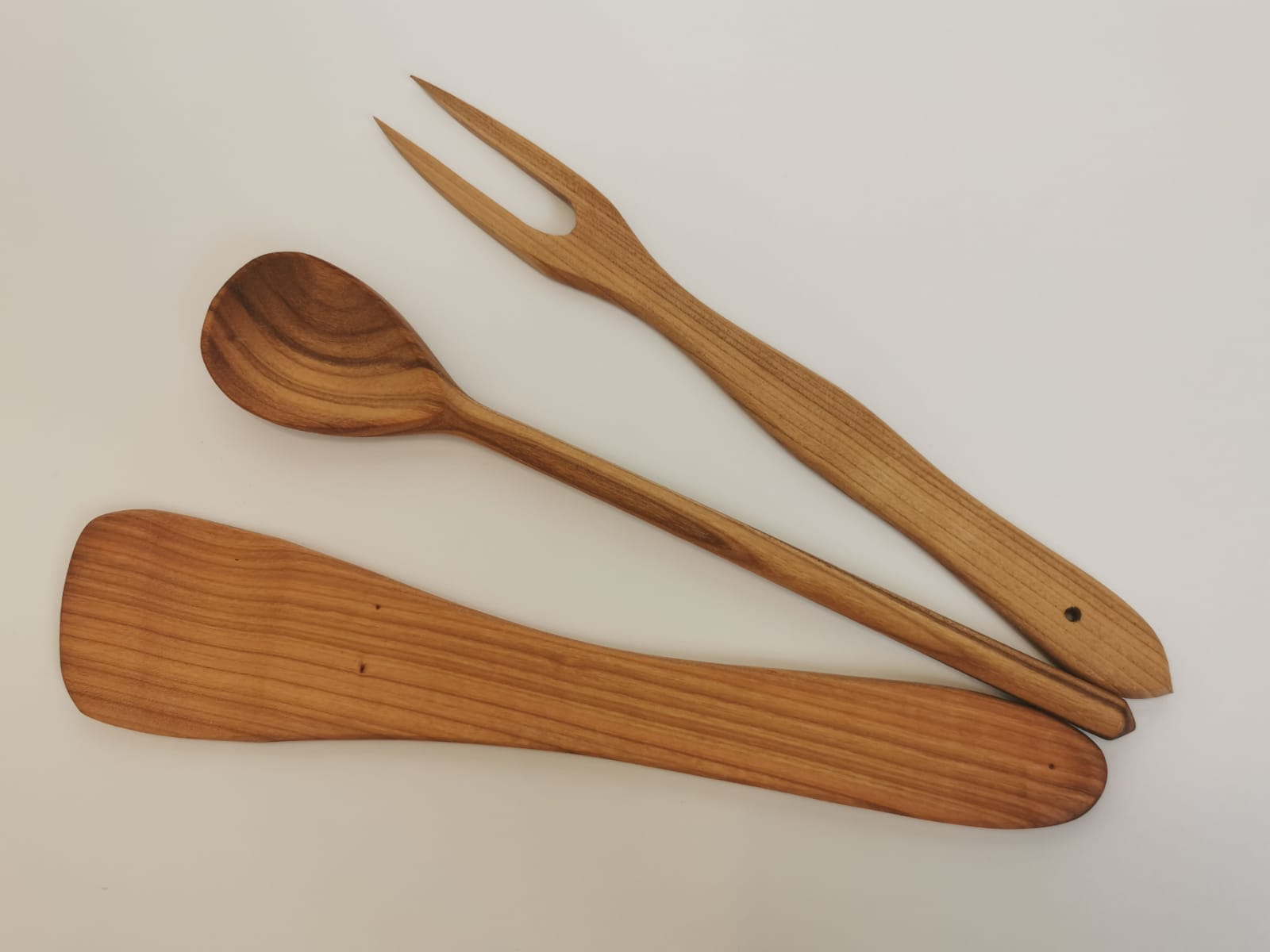 Katashut 5 Piece Wooden Tea Spoons, 5 Pieces Mini Wooden Scoop Condiments Spoon Spoons for Eating Mixing Stirring, Long Handle Spoon Handmade Honey Teaspoon Seasoning Sugar Coffee Tea Jam Mustard Ice Cream Milk 100% Natural Wood Long Handle Round Spoons